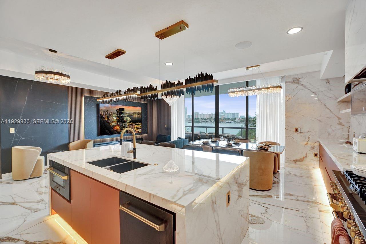 ECHO CONDO - Residential