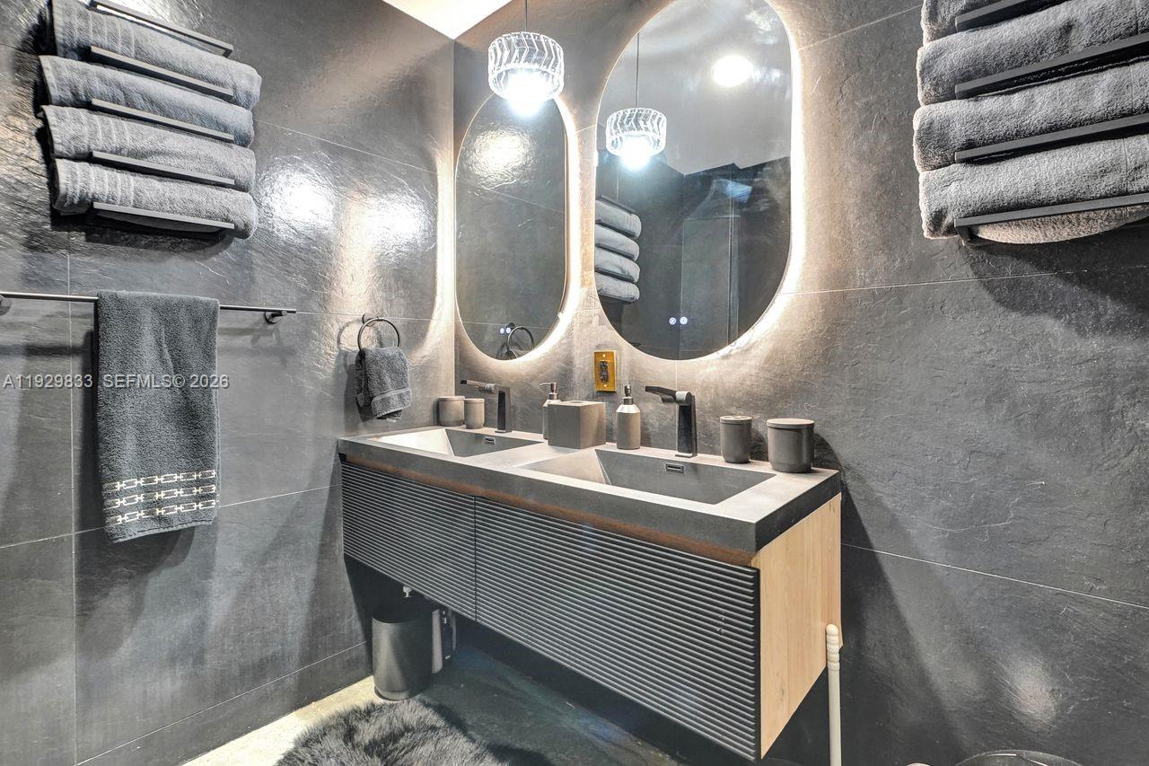 ECHO CONDO - Residential