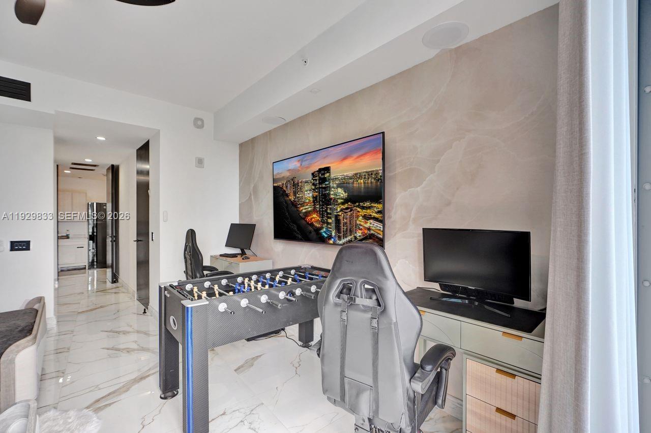 ECHO CONDO - Residential