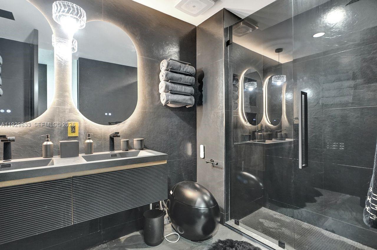 ECHO CONDO - Residential