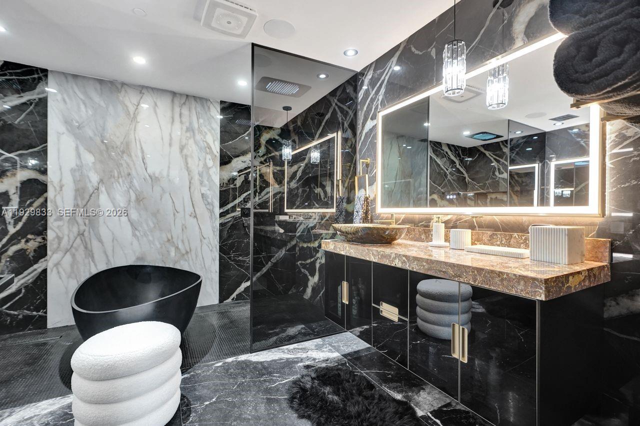 ECHO CONDO - Residential