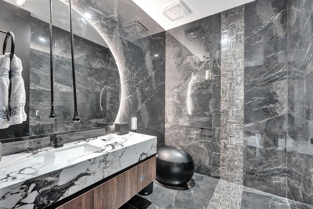 ECHO CONDO - Residential