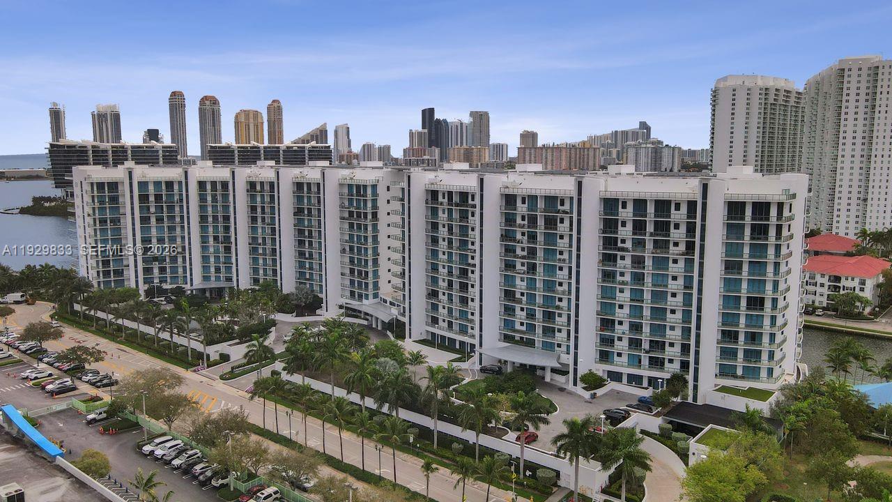 ECHO CONDO - Residential