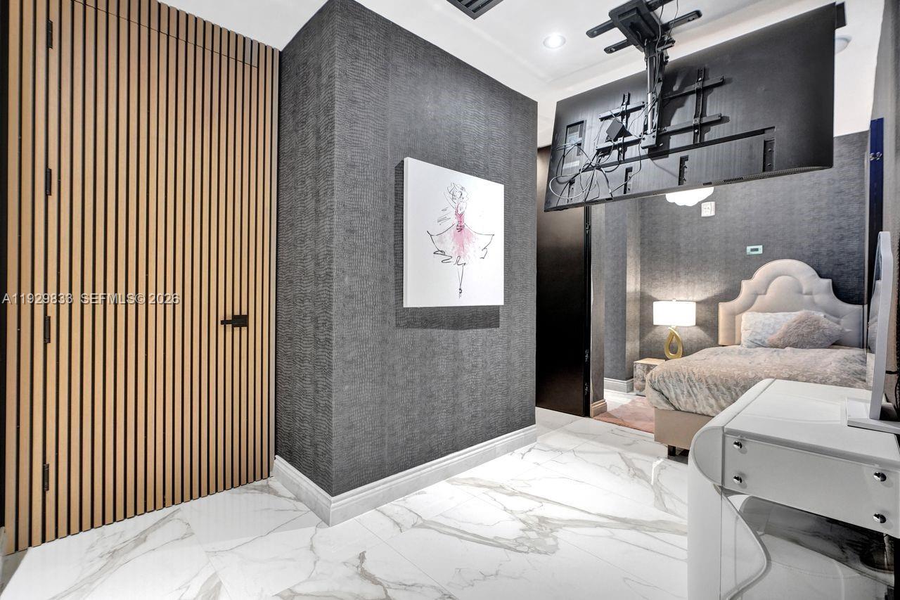 ECHO CONDO - Residential