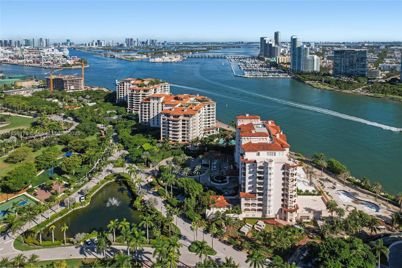 PALAZZO DEL MARE AT FISHER - Residential