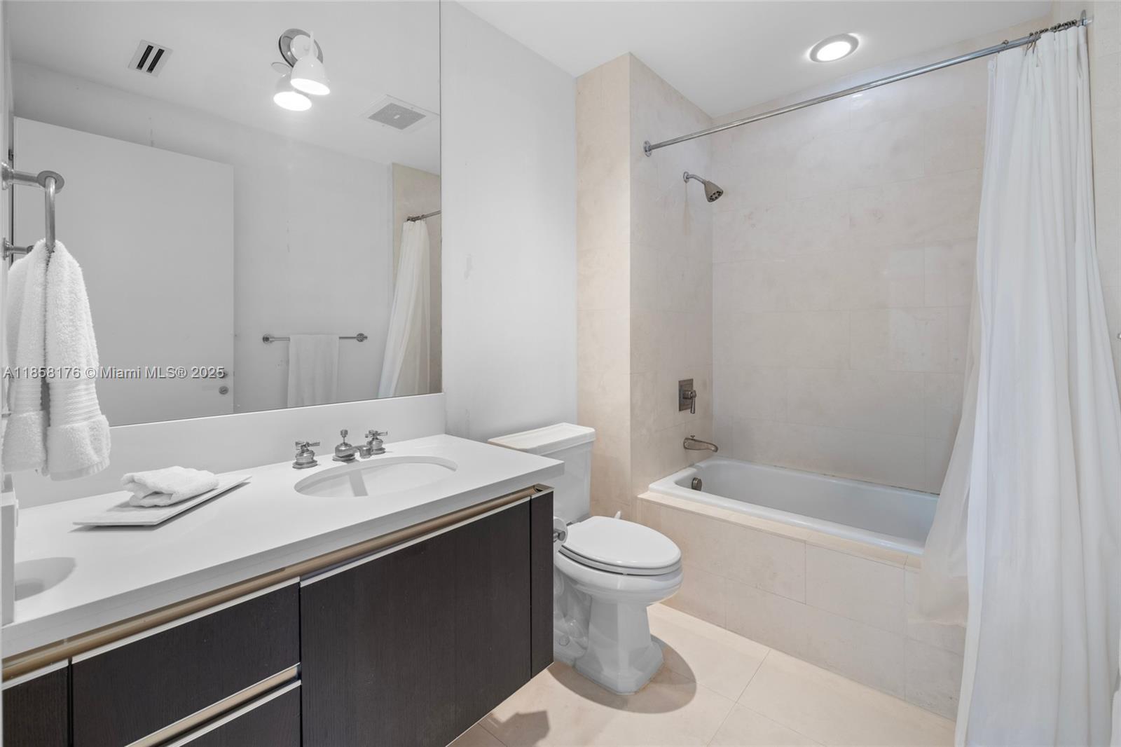 PALAZZO DEL MARE AT FISHER - Residential