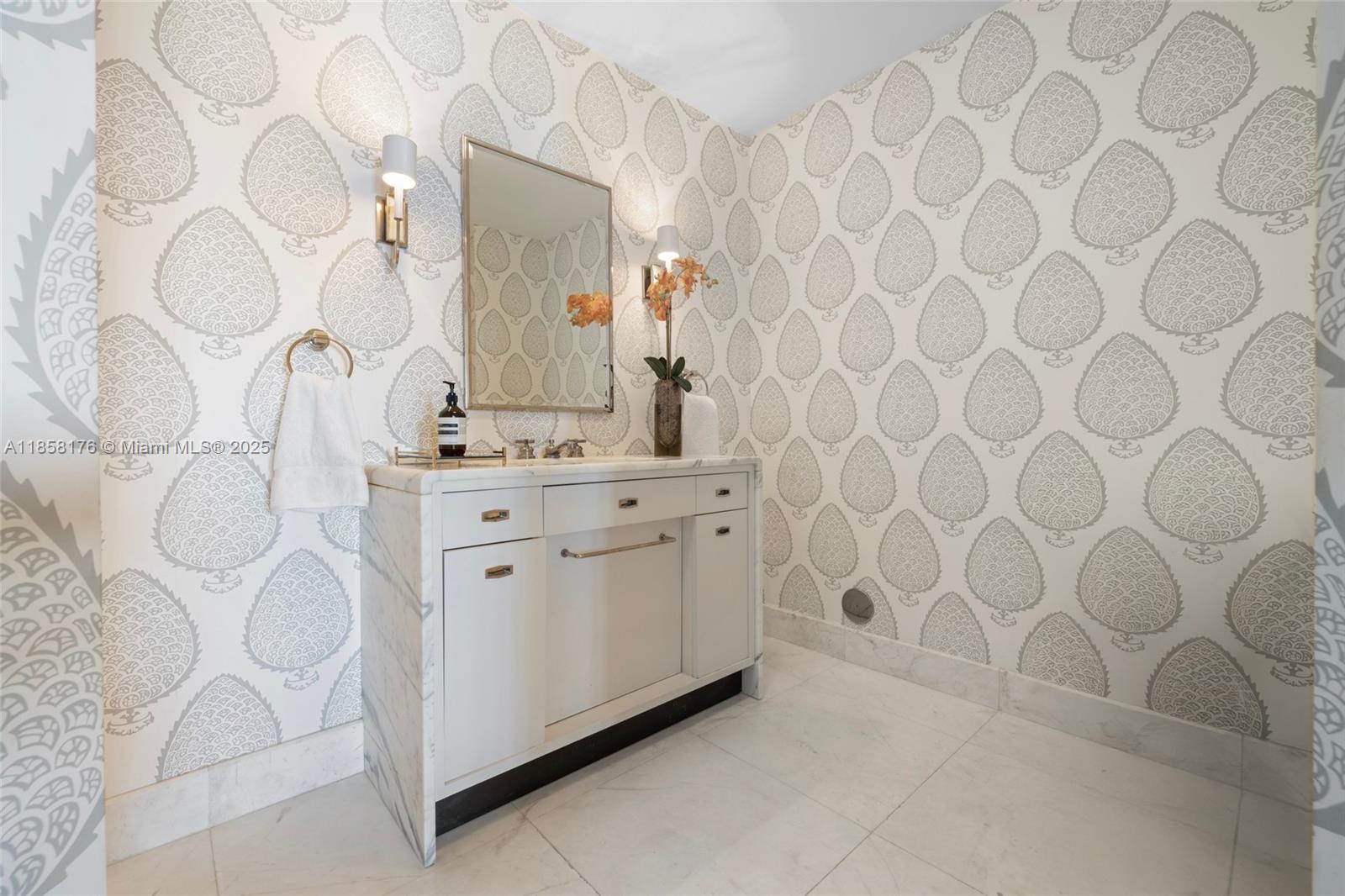 PALAZZO DEL MARE AT FISHER - Residential