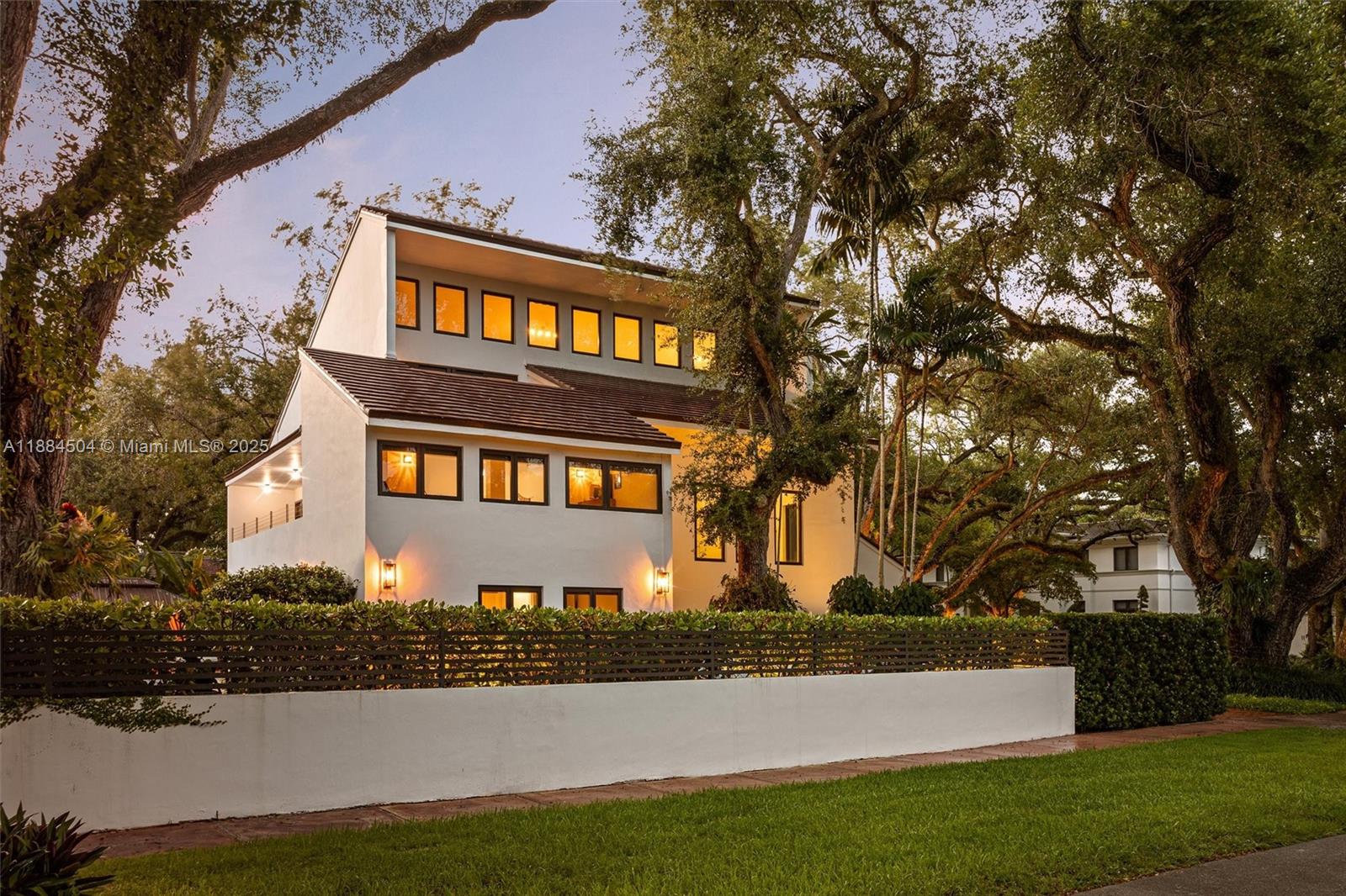 CORAL GABLES RIVIERA SEC - Residential