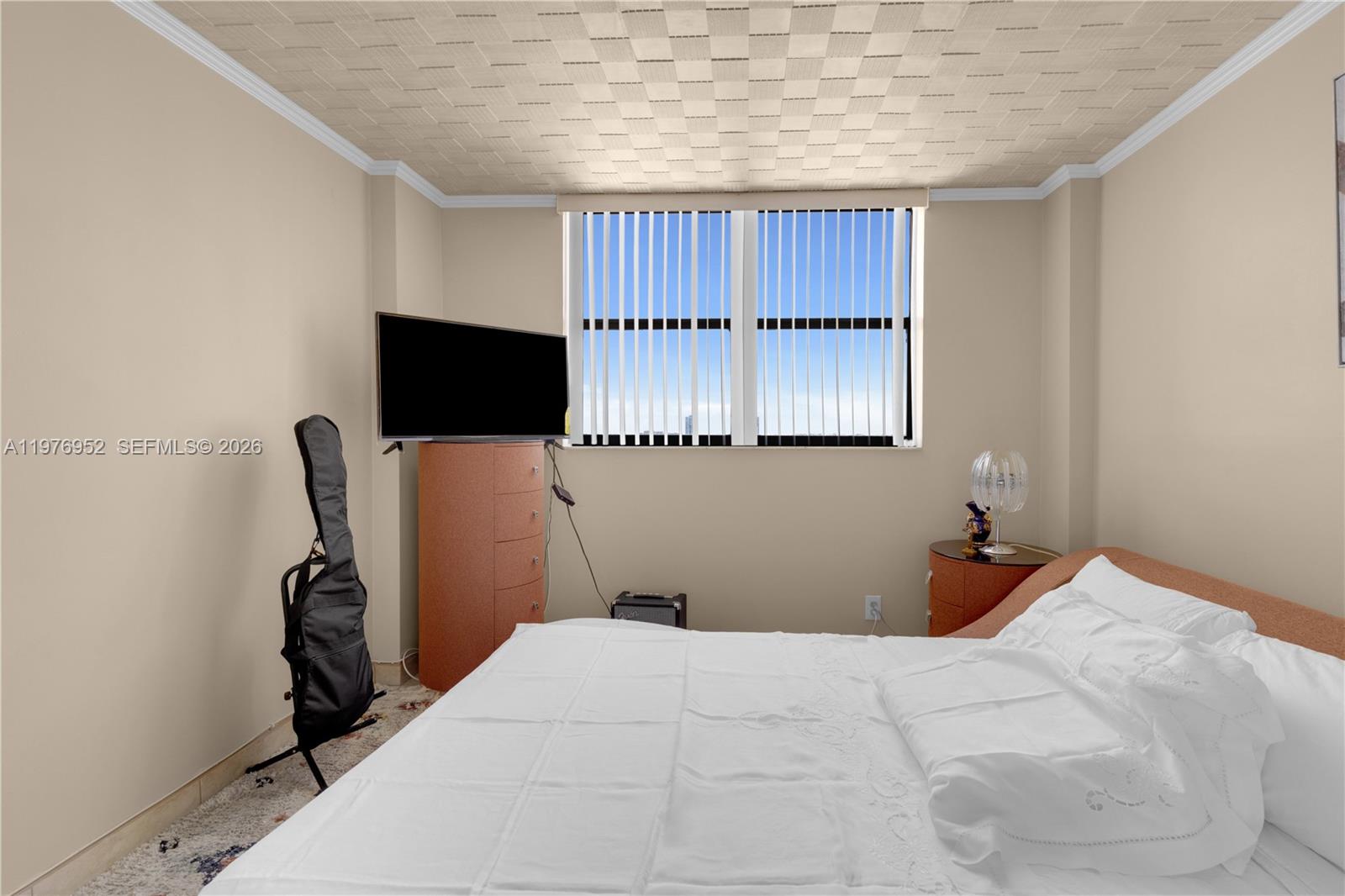 WINSTON TOWERS 700 CONDO - Residential