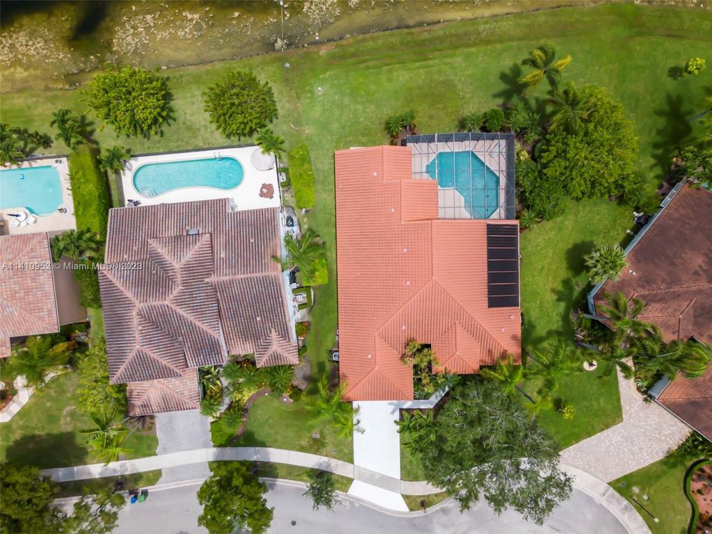 Photo of 474 Stonemont Dr, Weston, FL 33326 (MLS # A11410952)