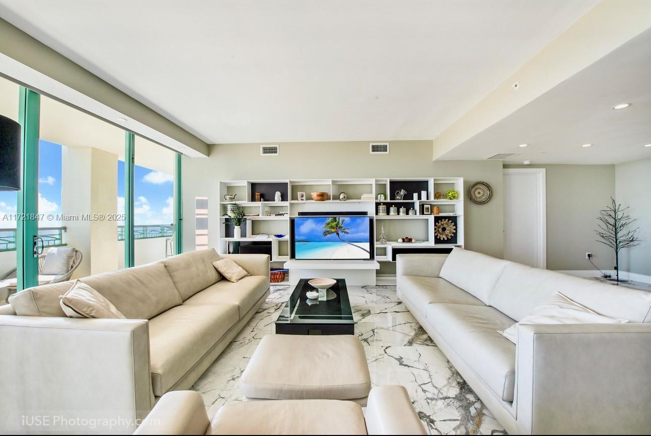 THE TOWER RESIDENCES COND - Residential