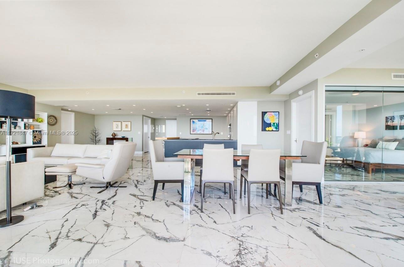 THE TOWER RESIDENCES COND - Residential