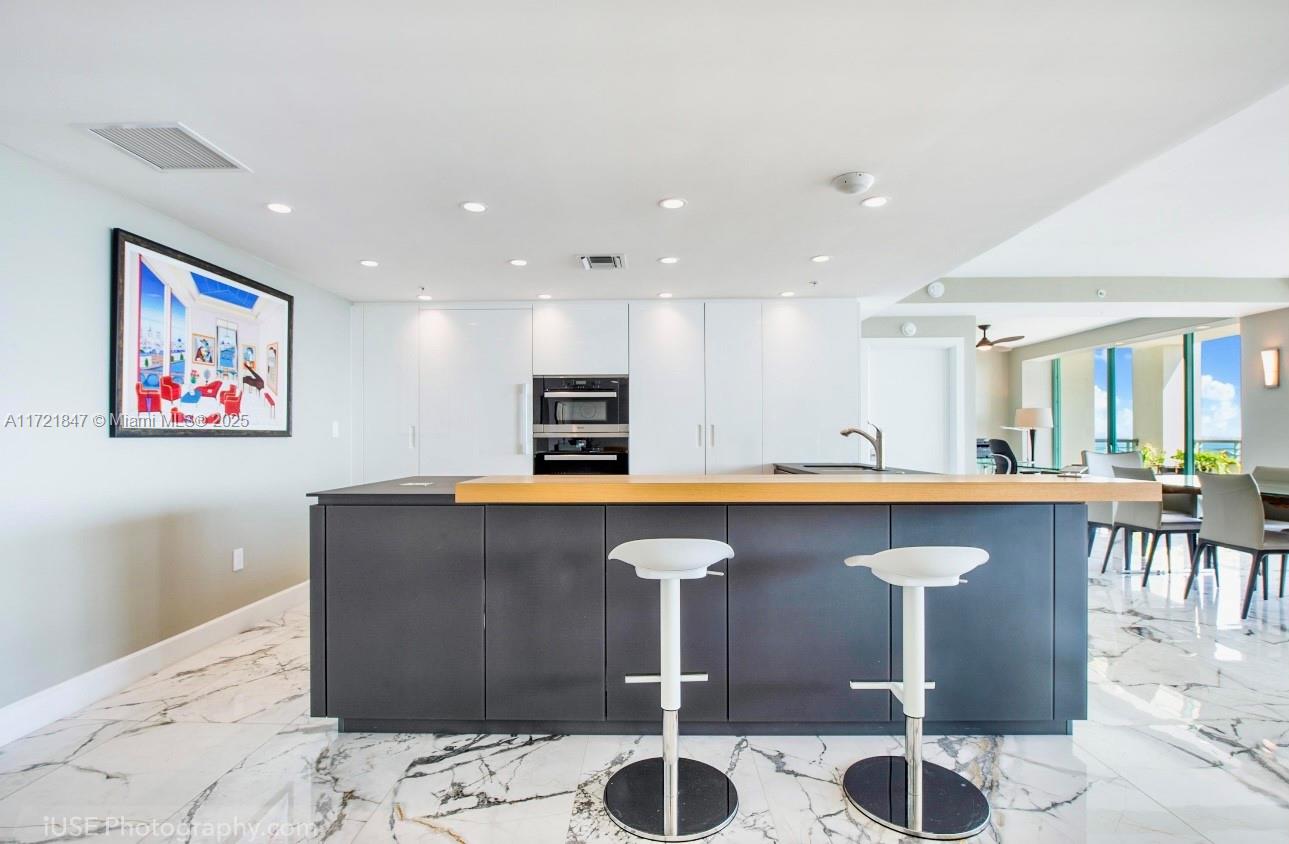 THE TOWER RESIDENCES COND - Residential