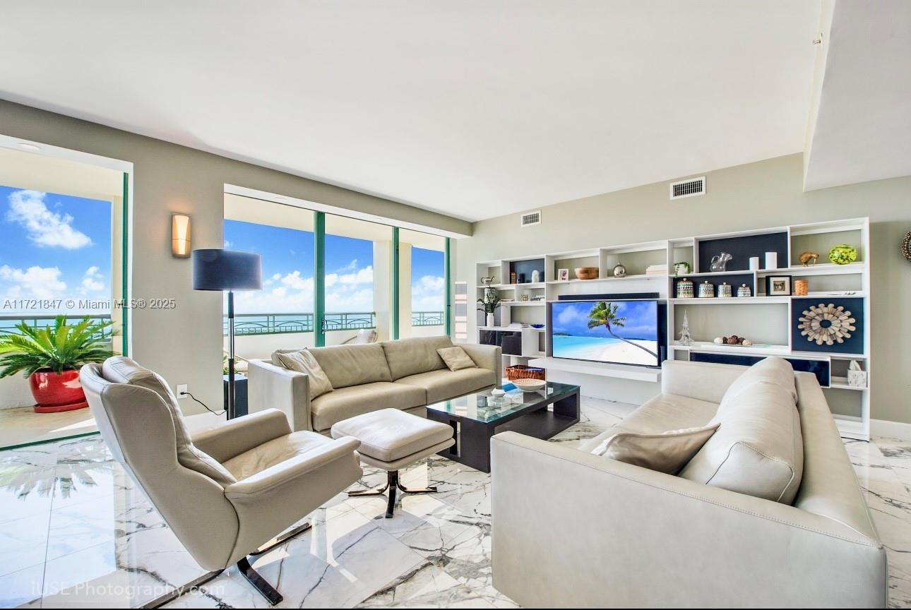 THE TOWER RESIDENCES COND - Residential