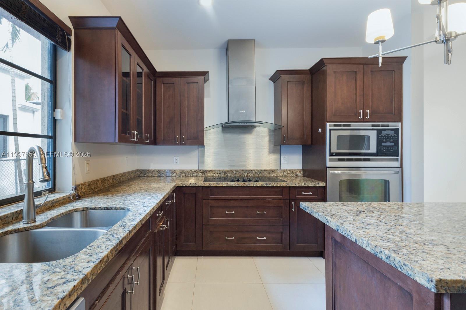 BRICKELL ESTATES - Residential Lease