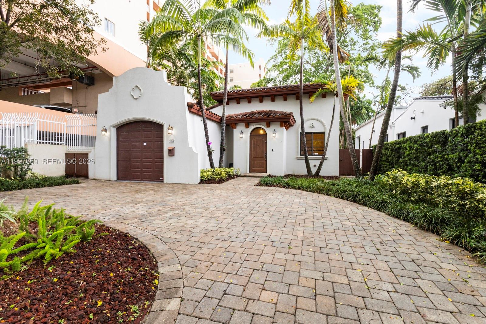 BRICKELL ESTATES - Residential Lease