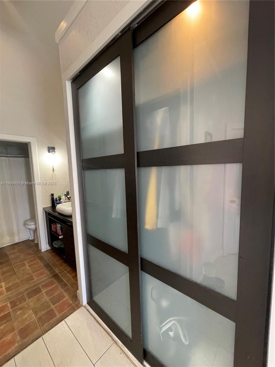 LAKEVIEW CLUB CONDO - Residential Lease