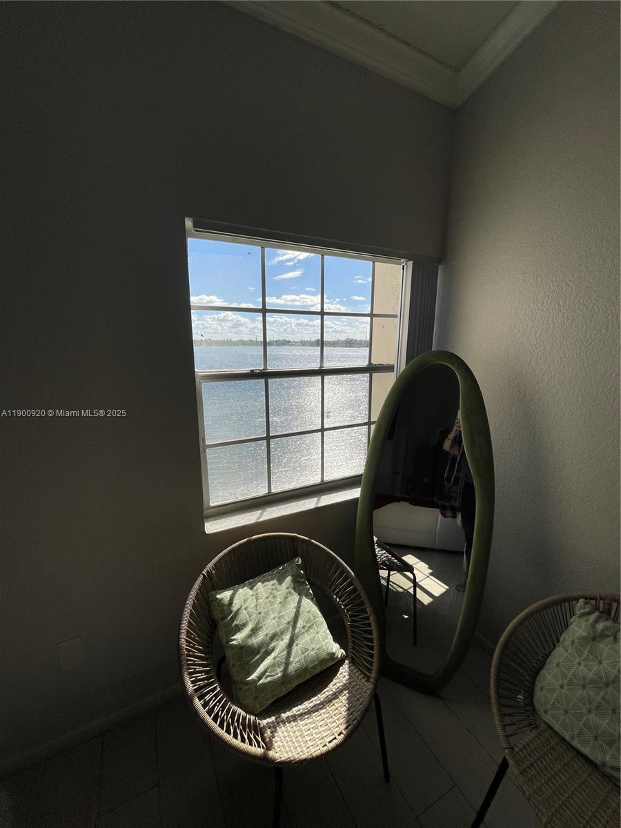 LAKEVIEW CLUB CONDO - Residential Lease