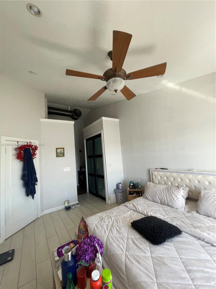 LAKEVIEW CLUB CONDO - Residential Lease