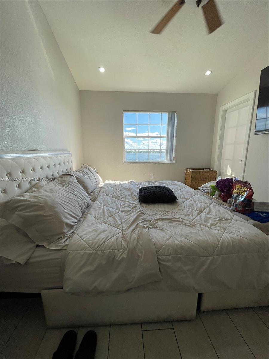 LAKEVIEW CLUB CONDO - Residential Lease