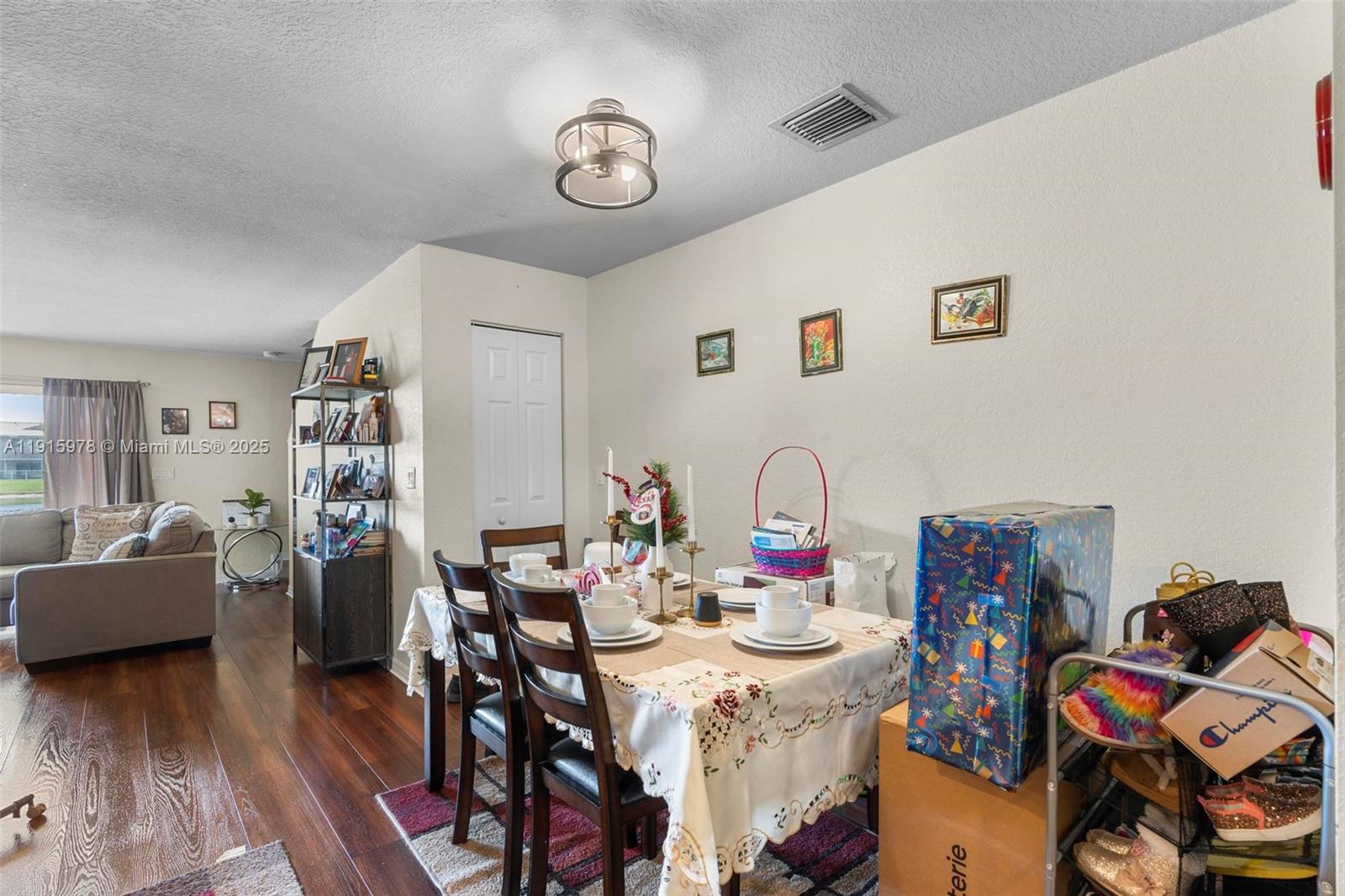 8988 Chambers st 8988