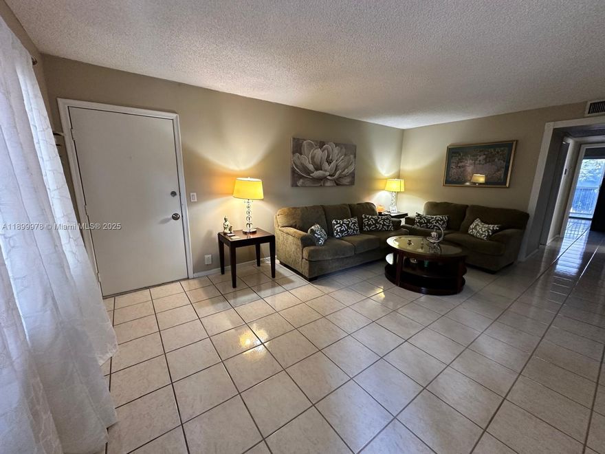 Beautiful corner unit in a secure and exclusive community, ideal for adults 55 and older! This property features 2 bedrooms, 2 bathrooms, a functional and comfortable kitchen, spacious living area, and walk-in closets. Enjoy a private balcony with garden views, perfect for relaxing and soaking in the peaceful surroundings.

You’ll also have access to premium amenities such as tennis courts, pool, and on-site bus transportation within the community. Don’t miss the opportunity to live in a safe, comfortable, and vibrant home!