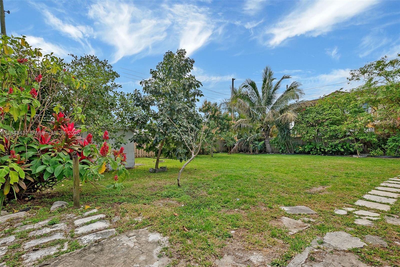 LLOYD ESTATES ADD CORR PL - Residential