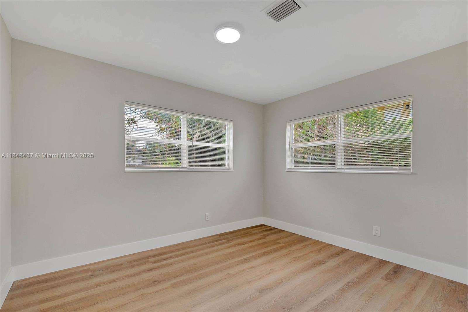 LLOYD ESTATES ADD CORR PL - Residential