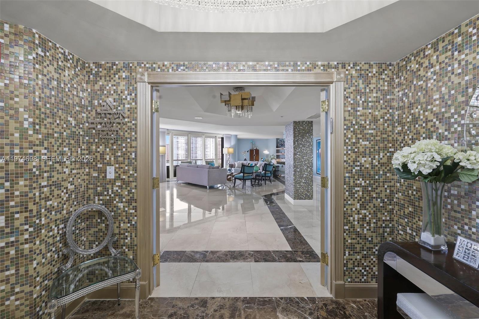 2600 Island Blvd 1006