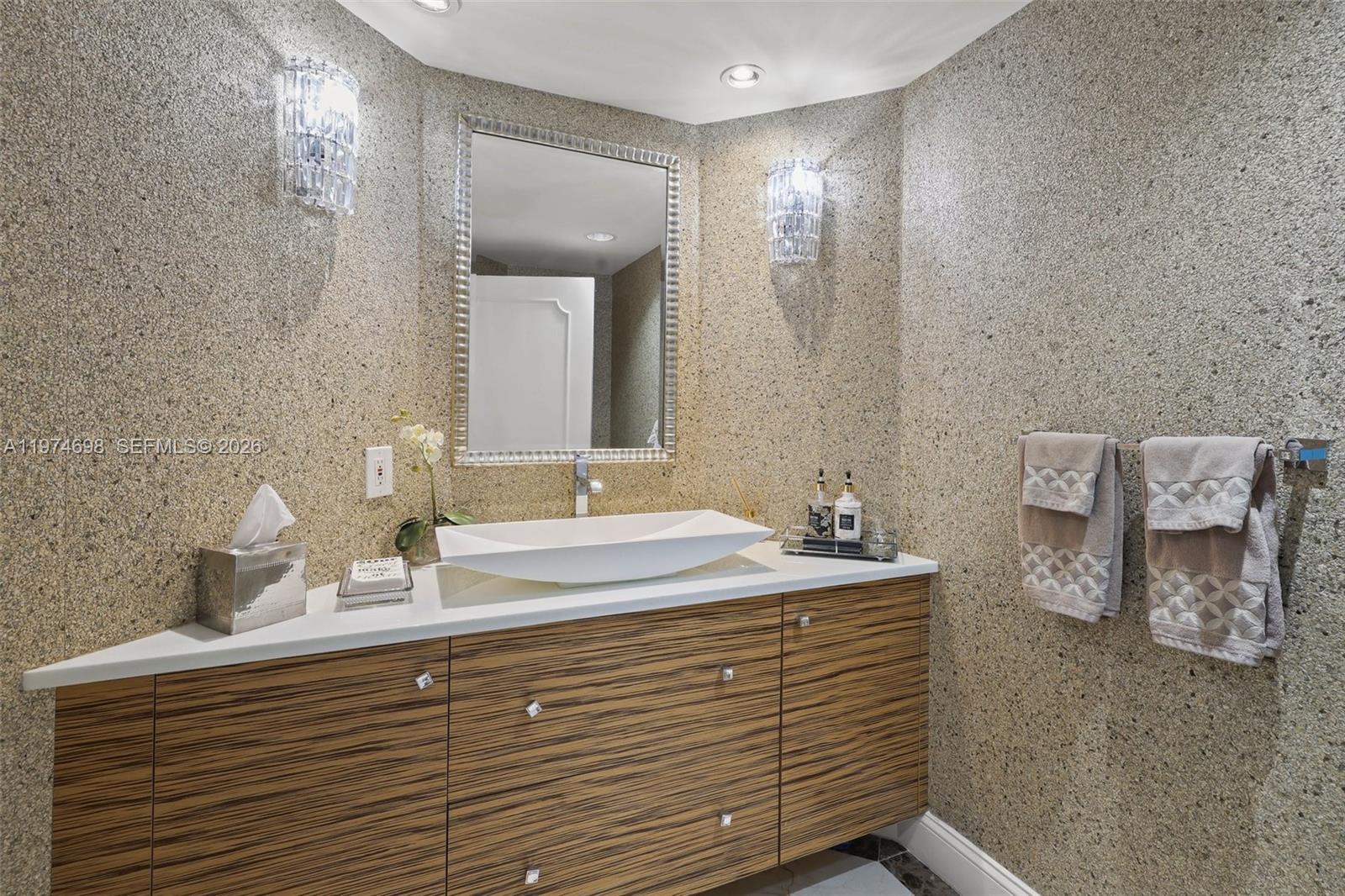 2600 ISL BLVD WILLIAMS IS - Residential