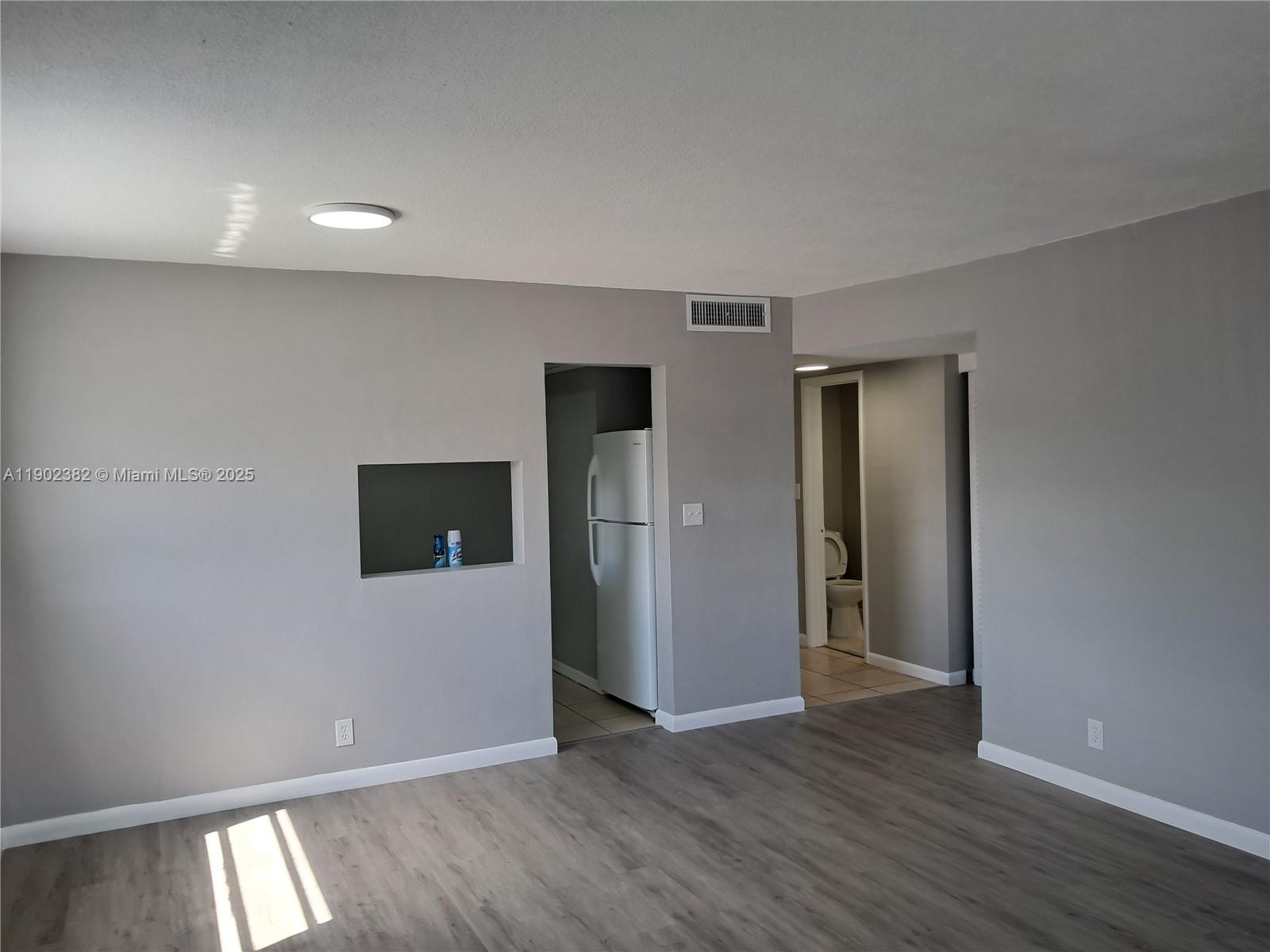 FOUNTAINVIEW CONDO - Residential Lease