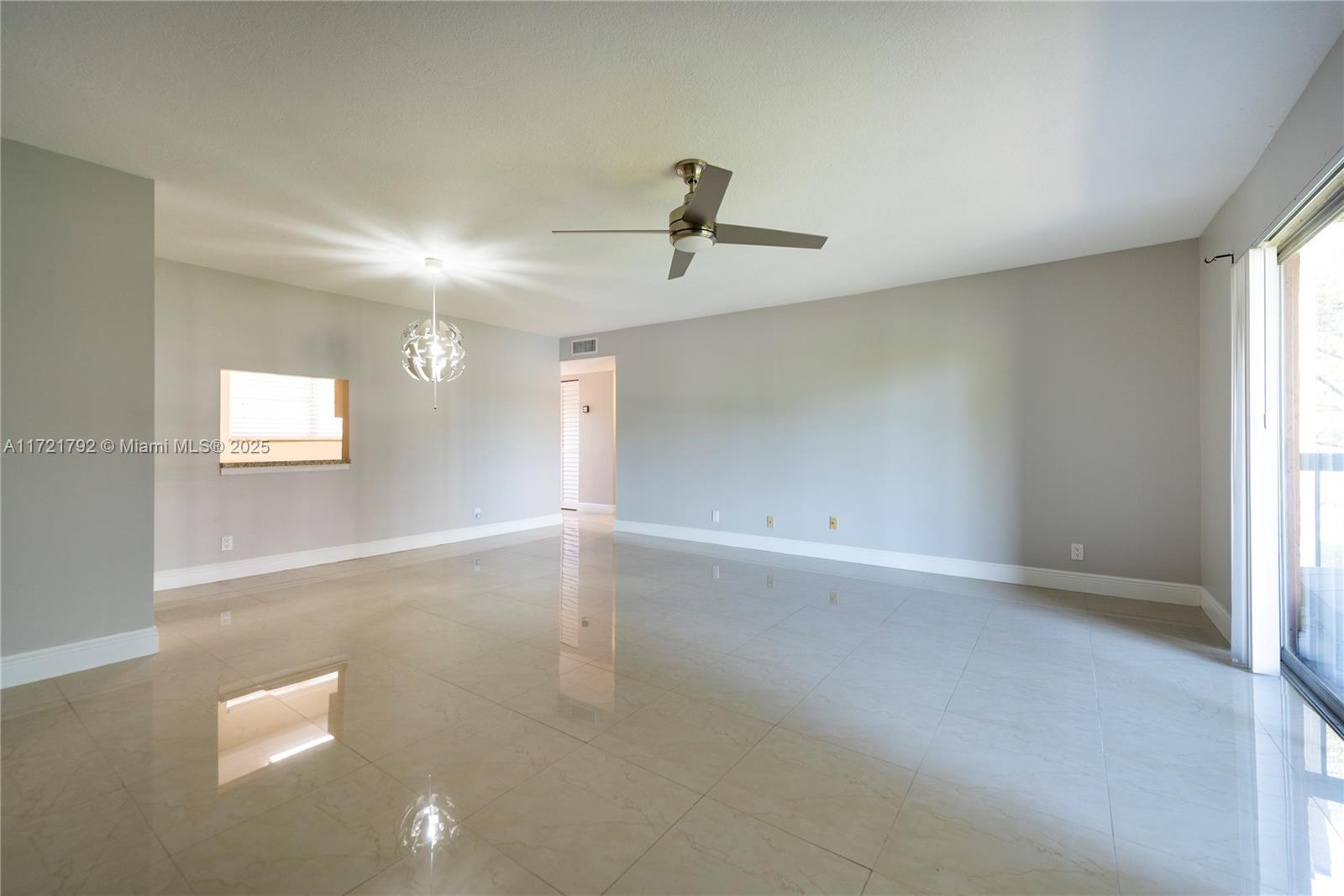 NOVA GARDENS CONDO - Residential