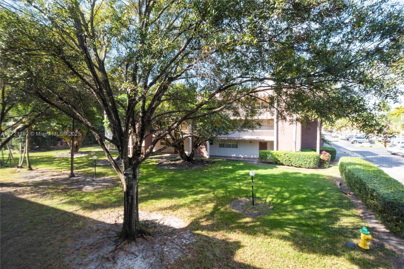 NOVA GARDENS CONDO - Residential