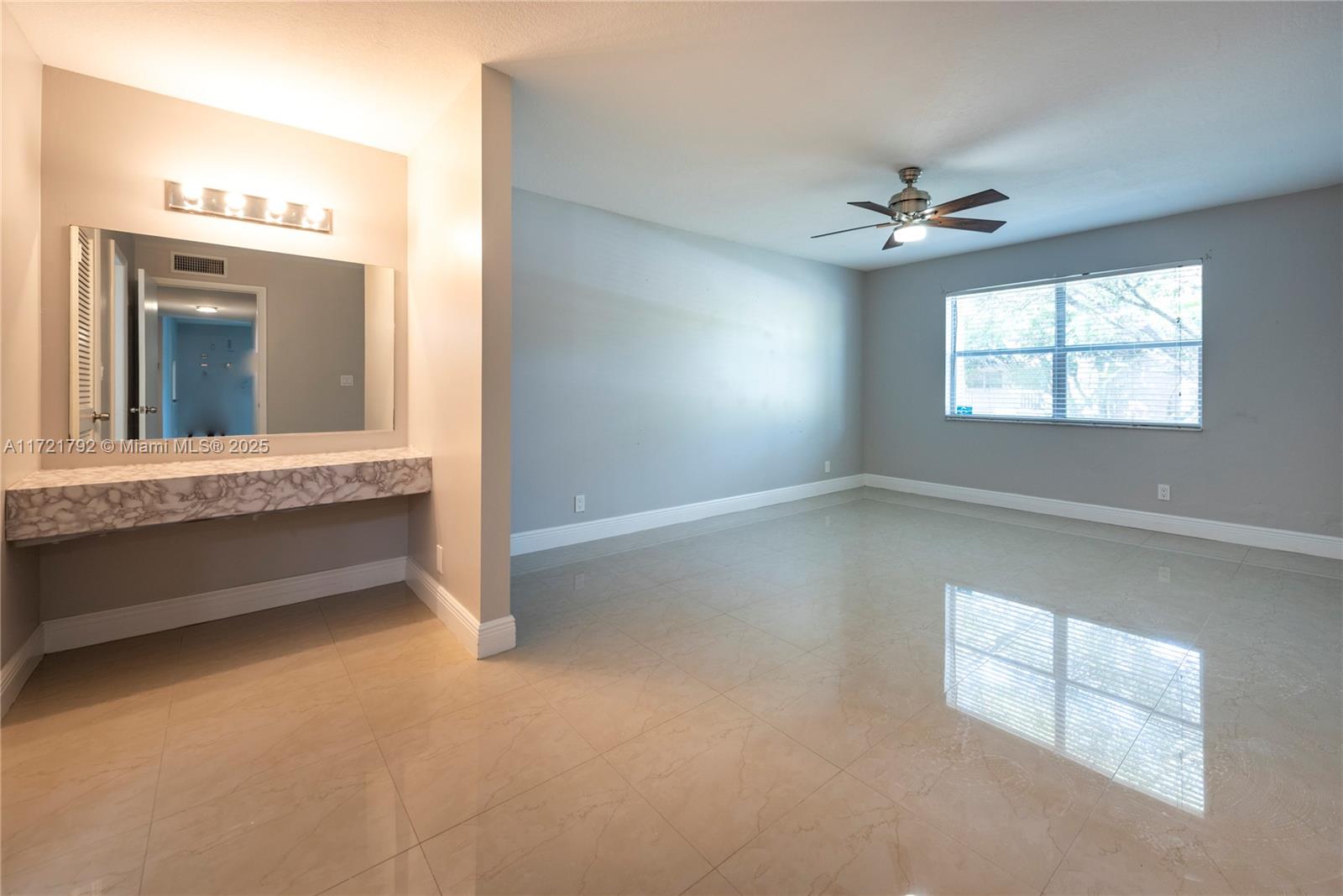 NOVA GARDENS CONDO - Residential