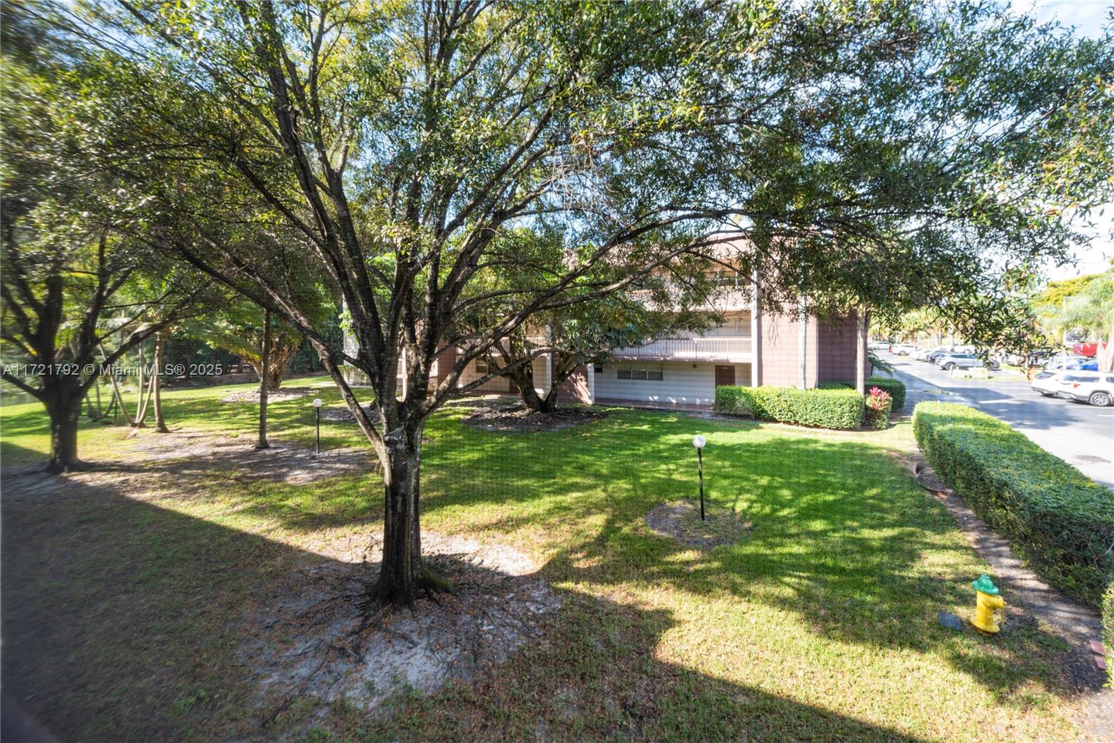 NOVA GARDENS CONDO - Residential