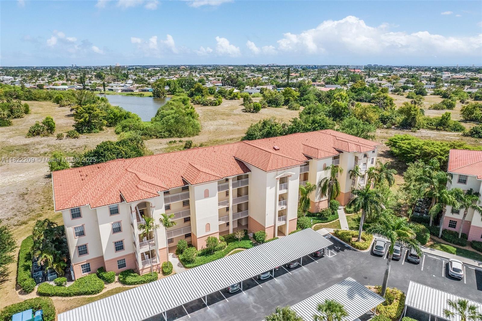 FAIRWAY VILLAS - Residential