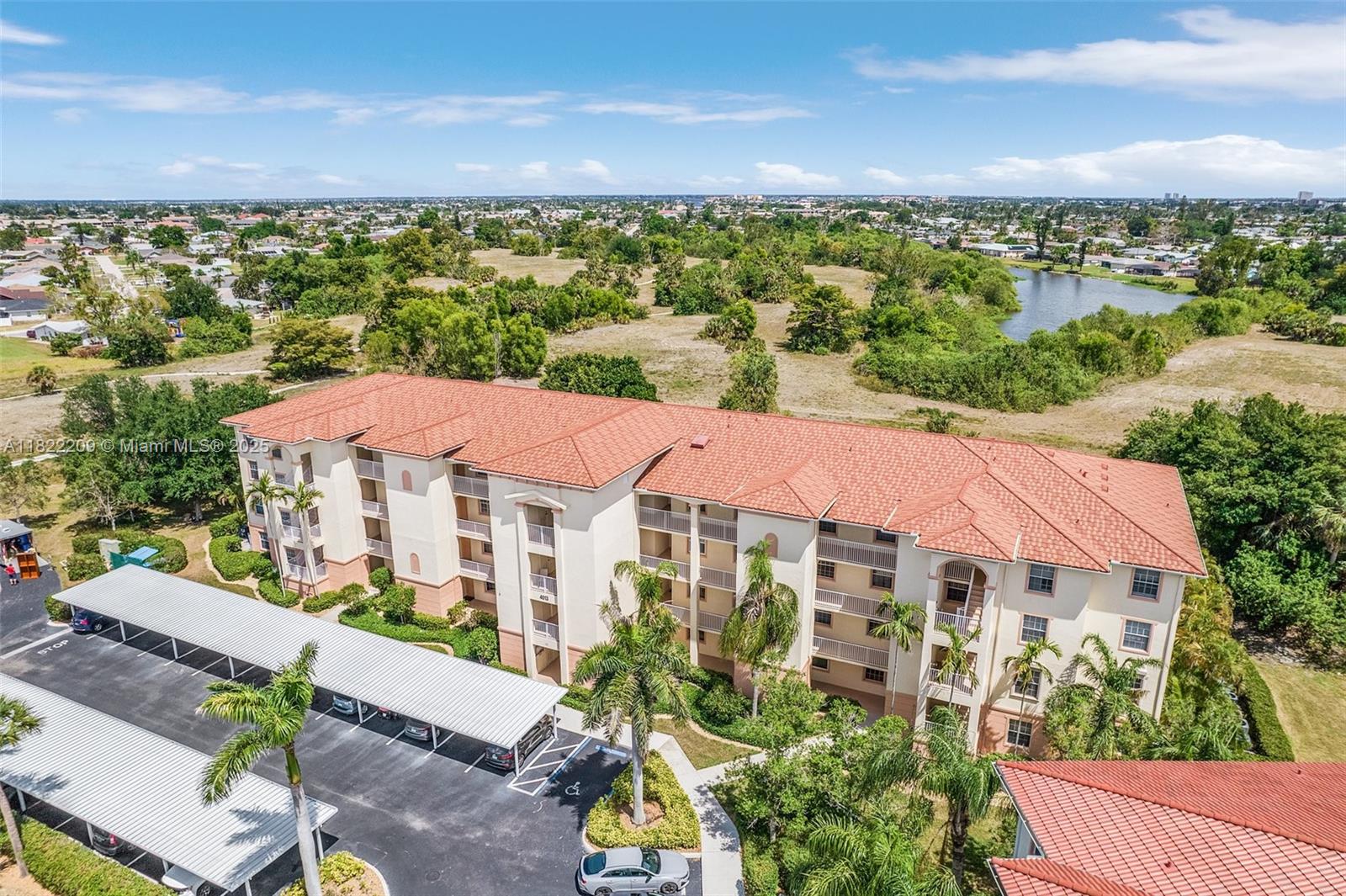 FAIRWAY VILLAS - Residential