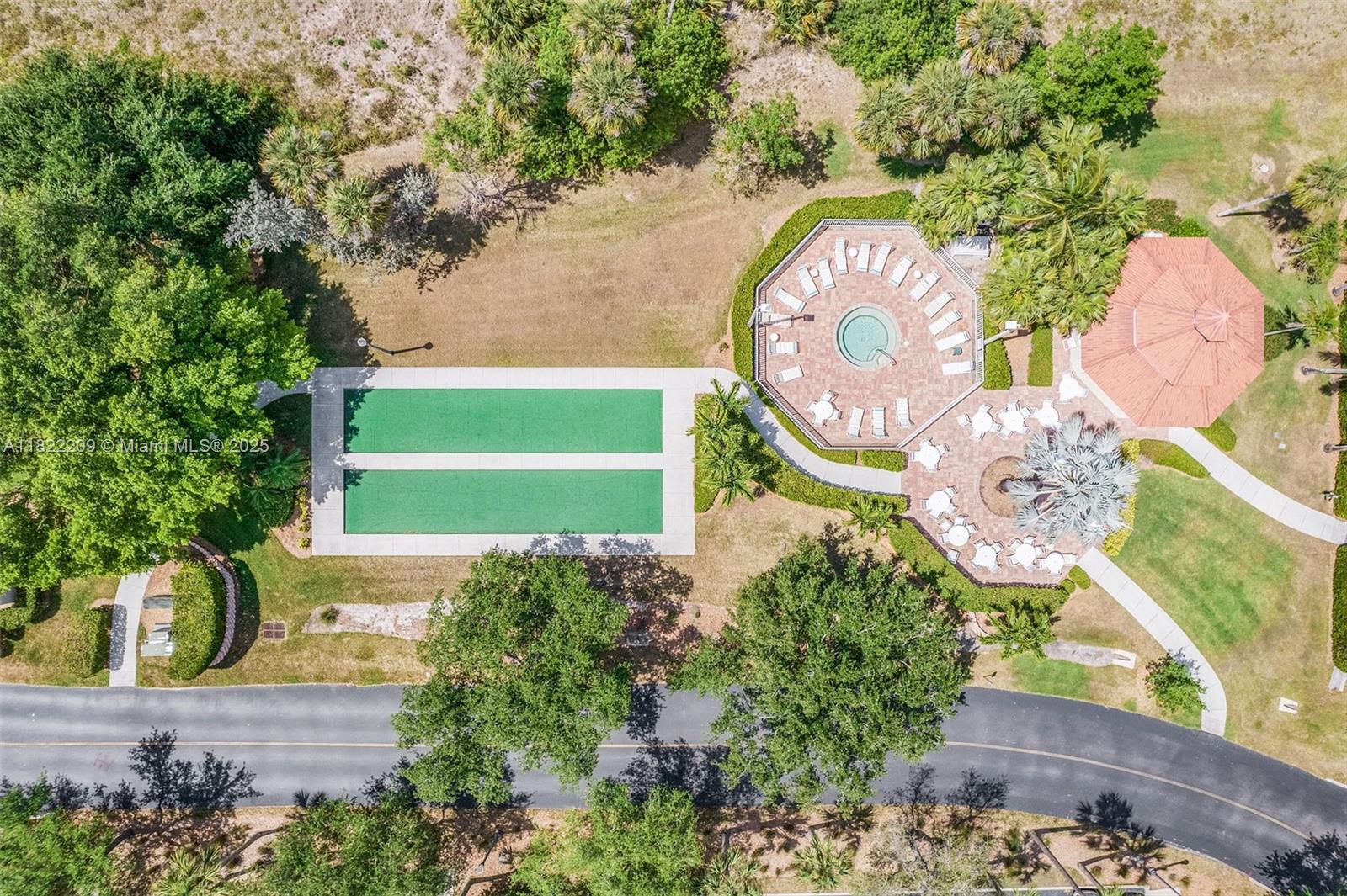 FAIRWAY VILLAS - Residential