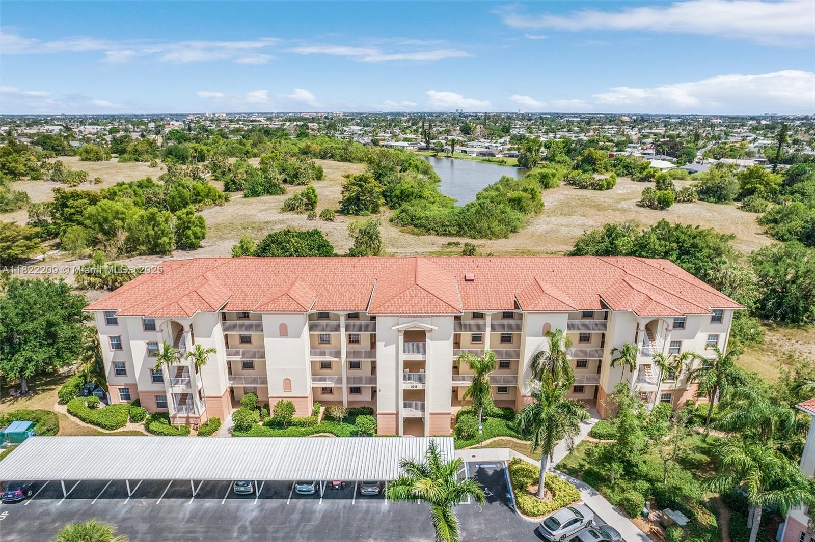 FAIRWAY VILLAS - Residential