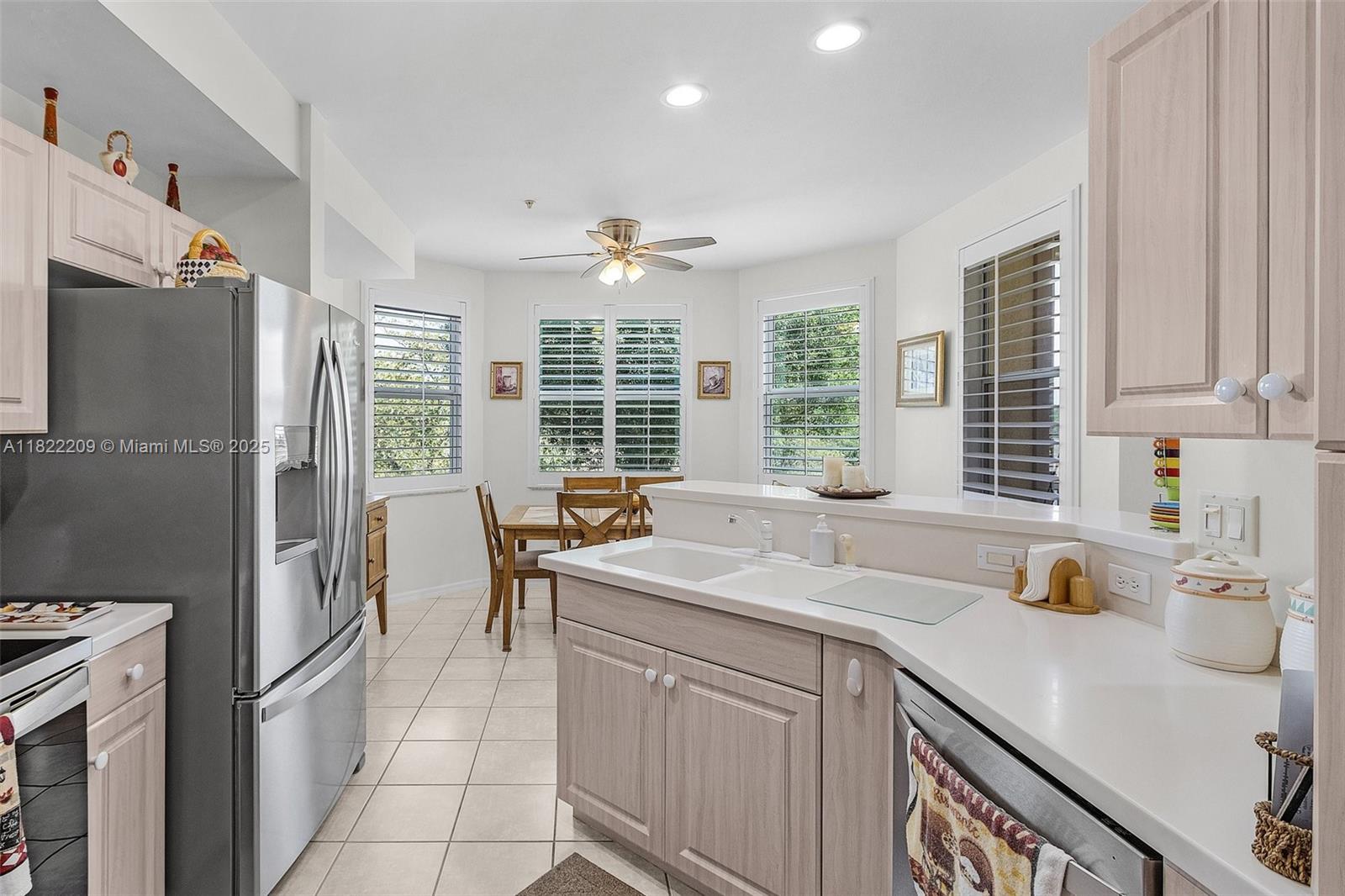 FAIRWAY VILLAS - Residential