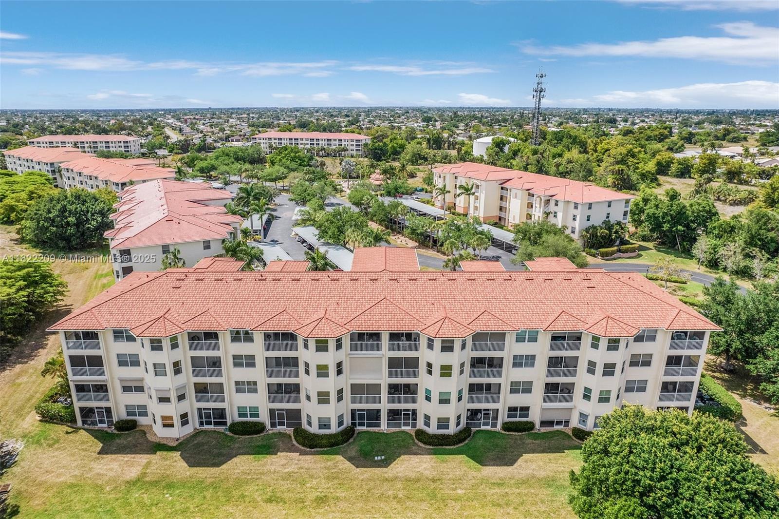 FAIRWAY VILLAS - Residential