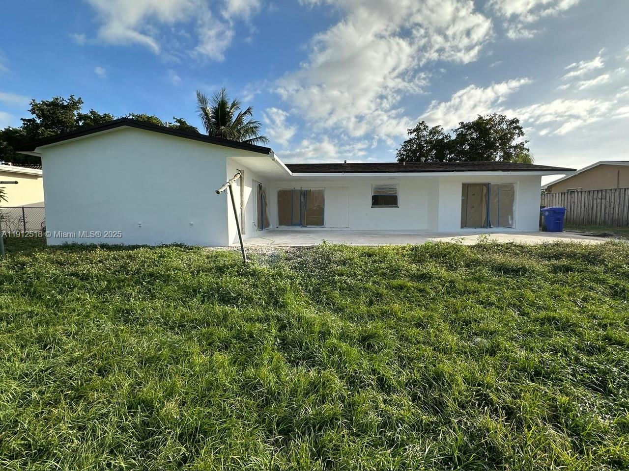 PASADENA LAKES WEST - Residential