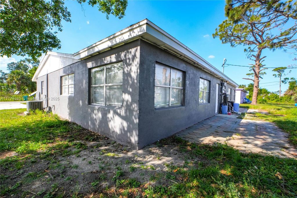 Photo of 5112 La Salle St #B, Fort Pierce, FL 34951 (MLS # A11774943)