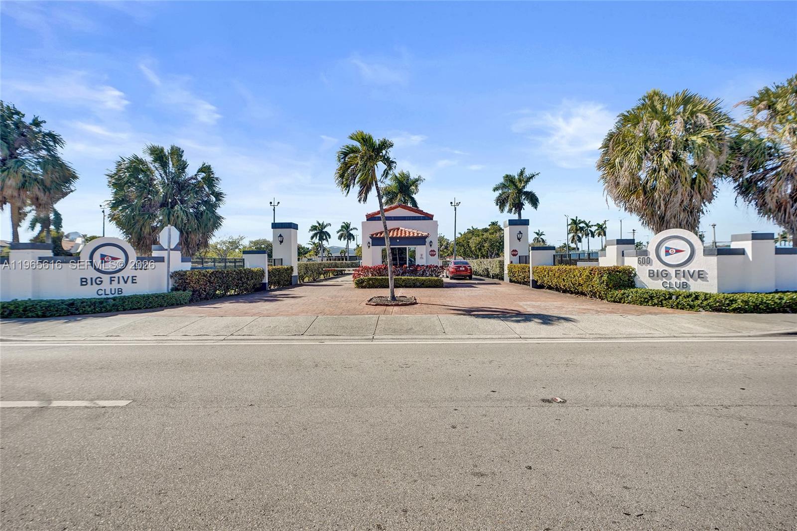 BIG FIVE HOMES - Residential