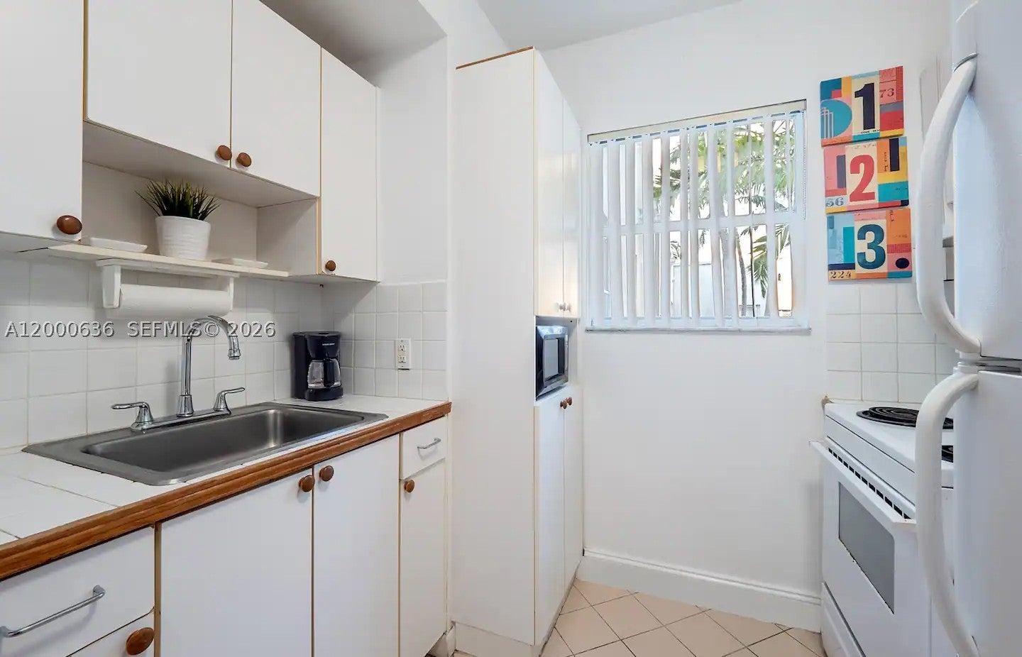 2615 Collins Ave 37