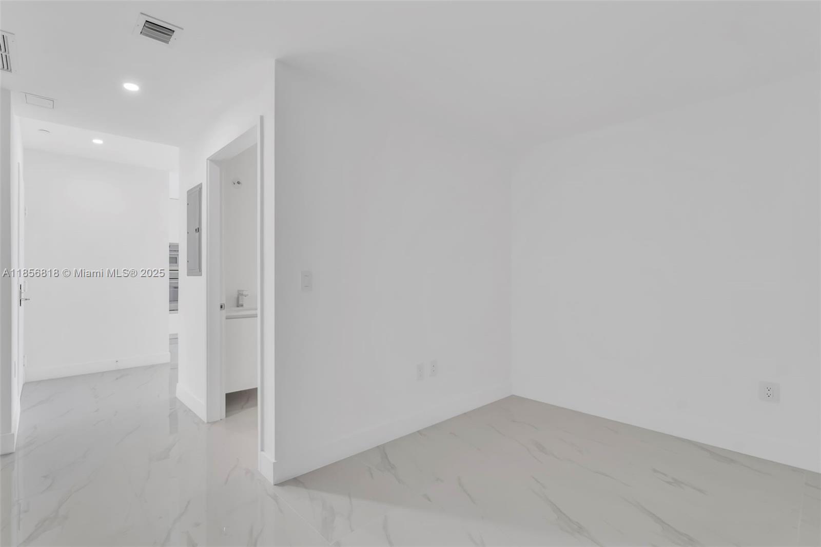 ARIA RESERVE SOUTH - Residential Lease