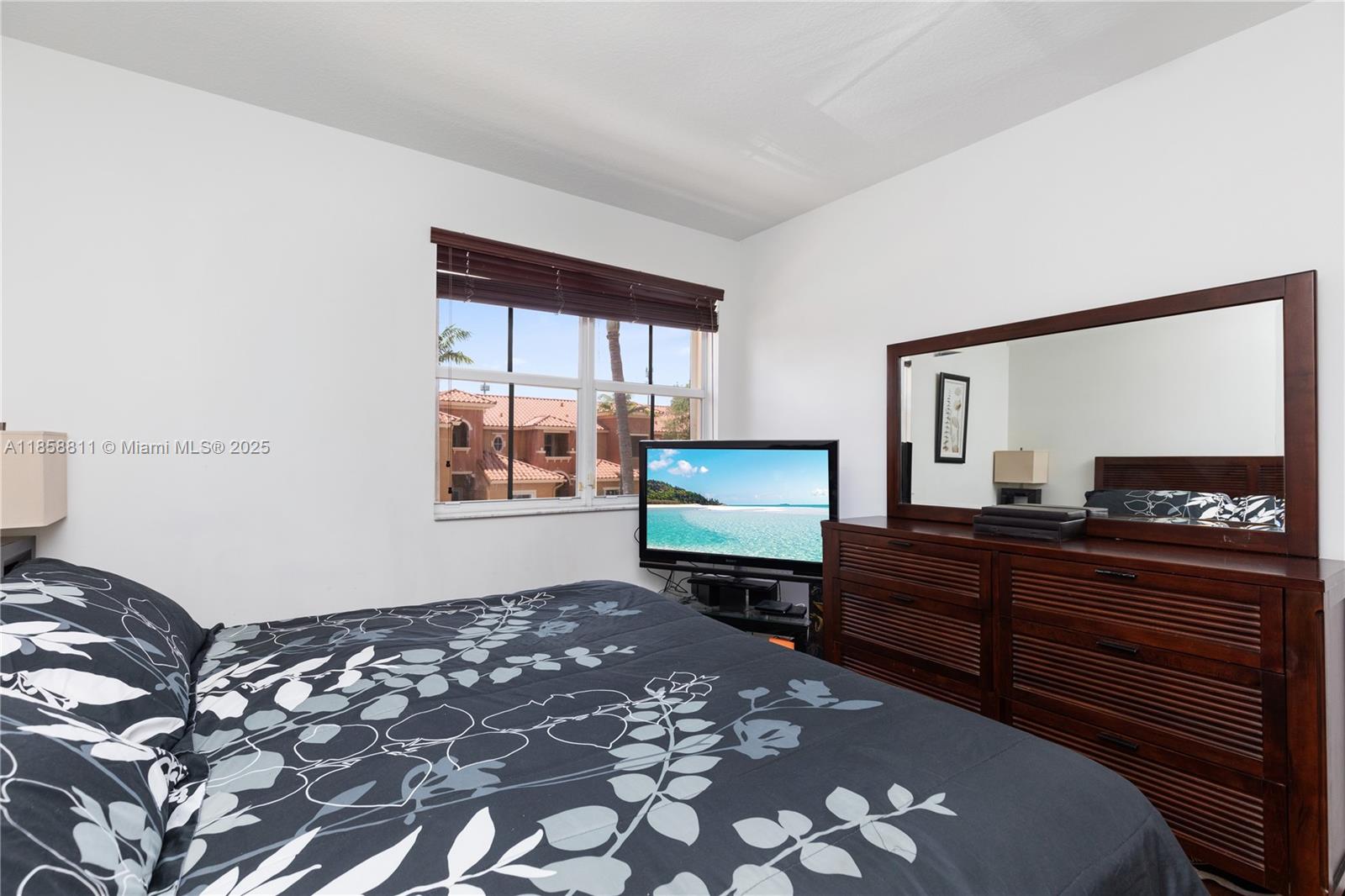 PEMBROKE CAY CONDO - Residential