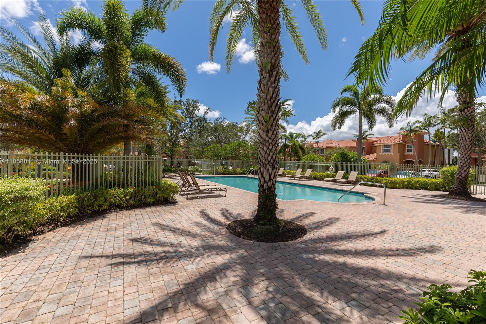 PEMBROKE CAY CONDO - Residential