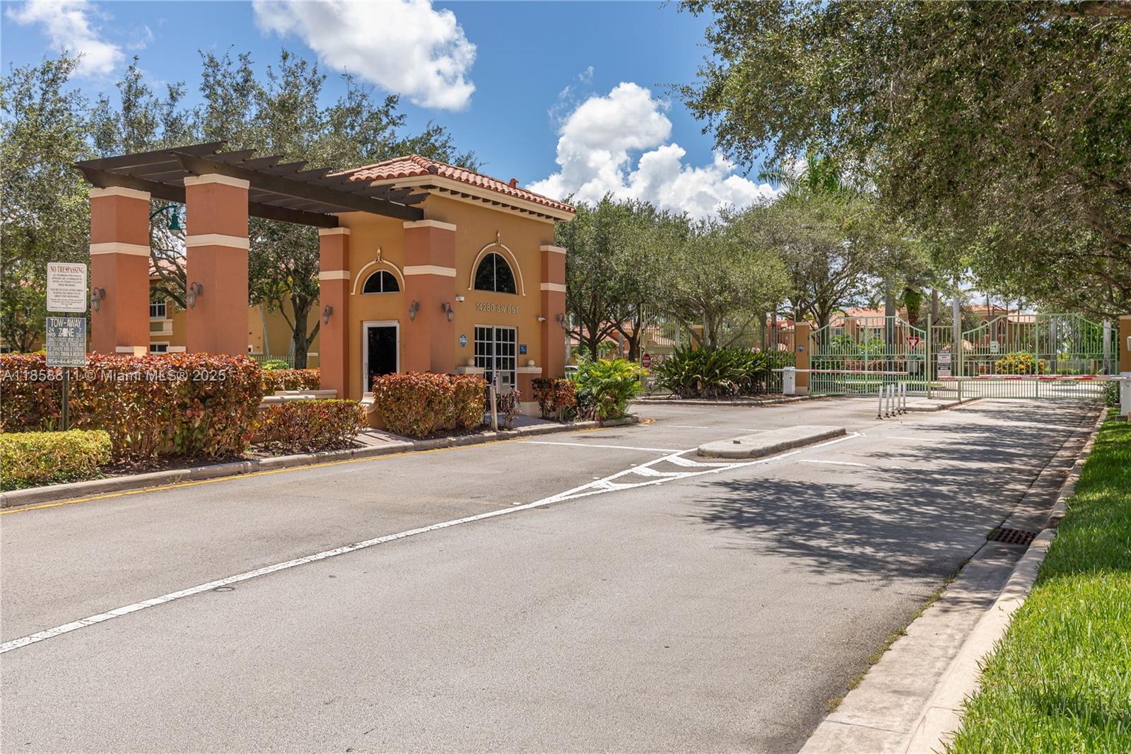 PEMBROKE CAY CONDO - Residential