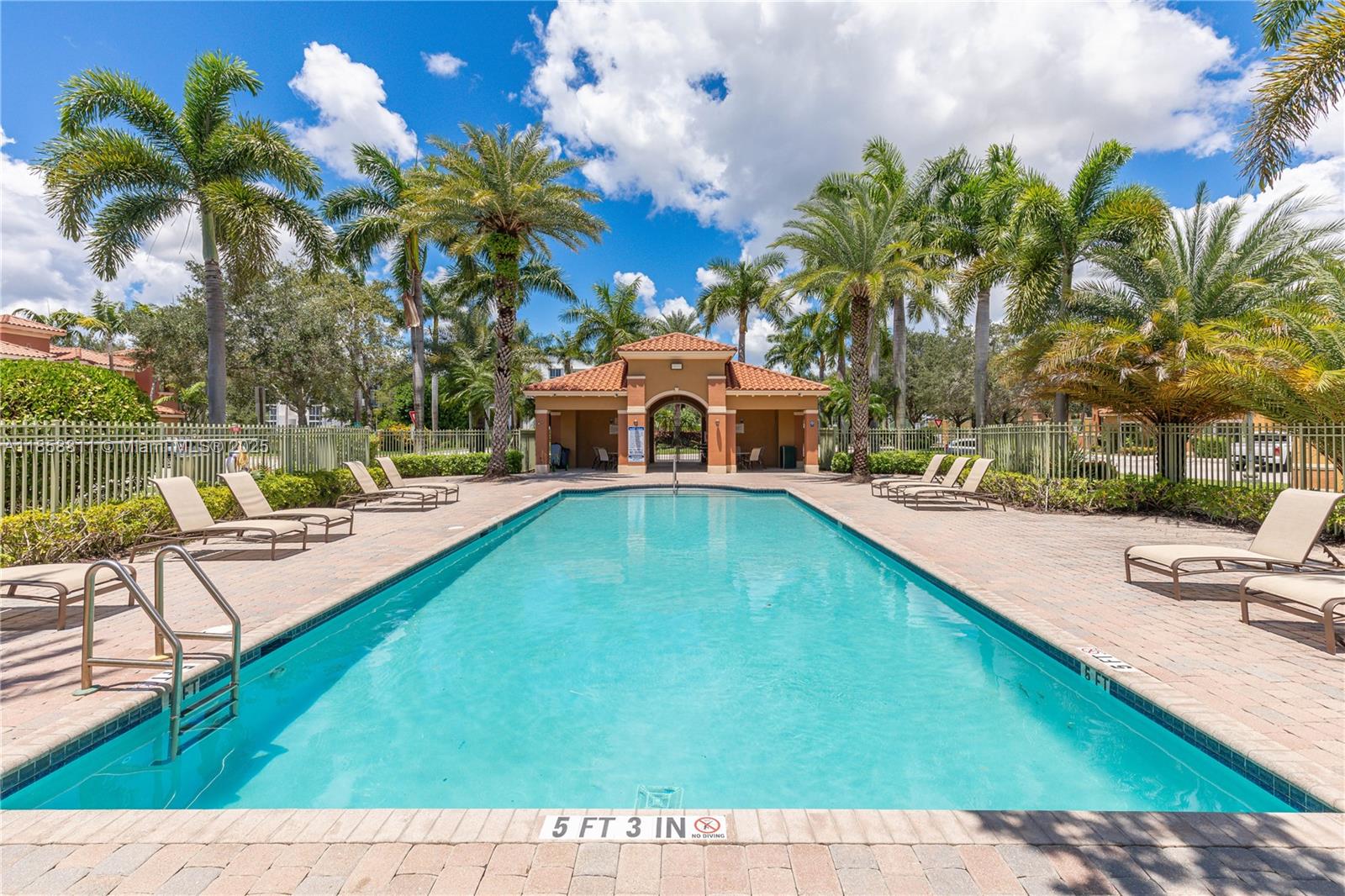 PEMBROKE CAY CONDO - Residential